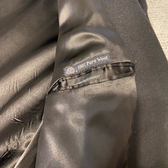 Authentic Burberrys 💯 Wool Coat from Richards of Greenwich - Picture 4 of 6